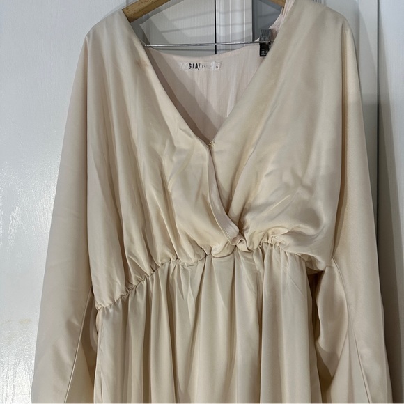 GIA/IRL Alayiah Midi Dress - Picture 4 of 8